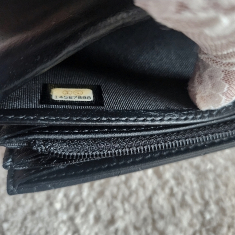 1️⃣1️⃣0️⃣0️⃣ CHANEL Black Quilted Leather Wallet - Picture 5 of 13